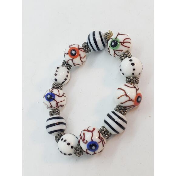 Lampwork Glass Bracelet Eyeball Bead Hand Paint Stretch Black White Goth Novelty - Picture 6 of 7